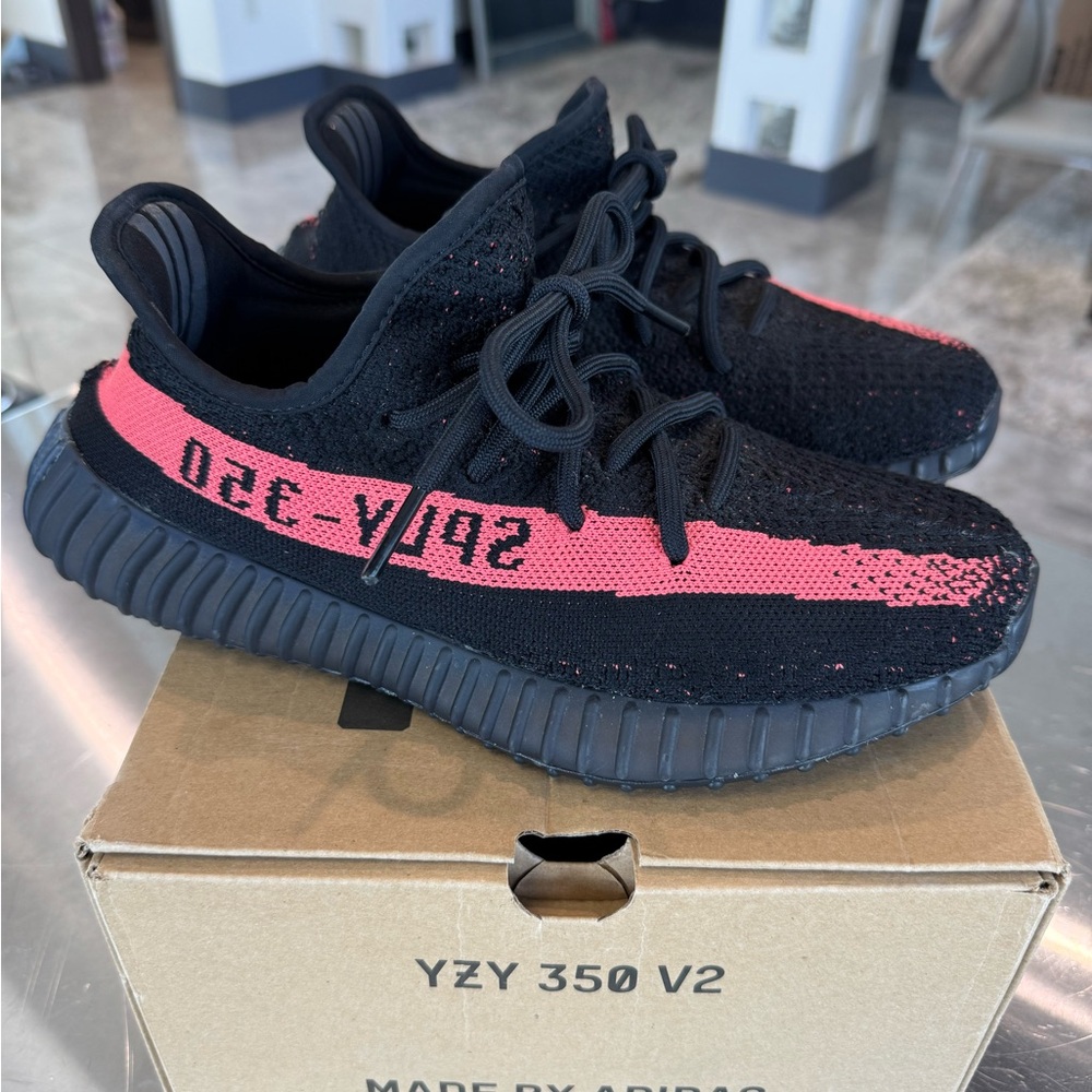 Adidas Yeezy Boost 350 V2 Black Red Stripe Men’s Size 7 1/2 Women’s 9 Sneakers - Picture 4 of 10
